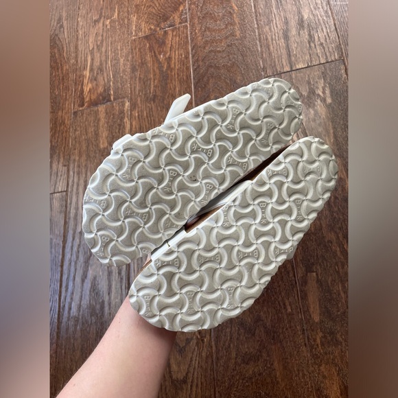 Birkenstock Yao Sandal White Size 36 (5-5.5) - Picture 13 of 16